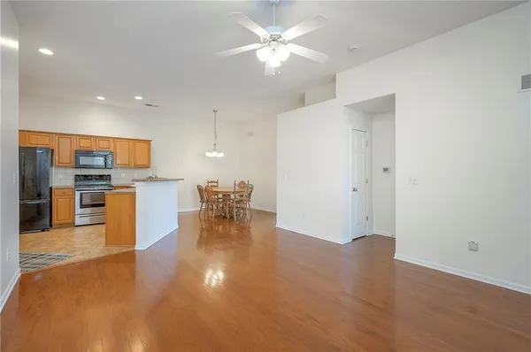 $289,500 | 18437 West 156th Terrace, Unit 3502, Olathe, KS 66062