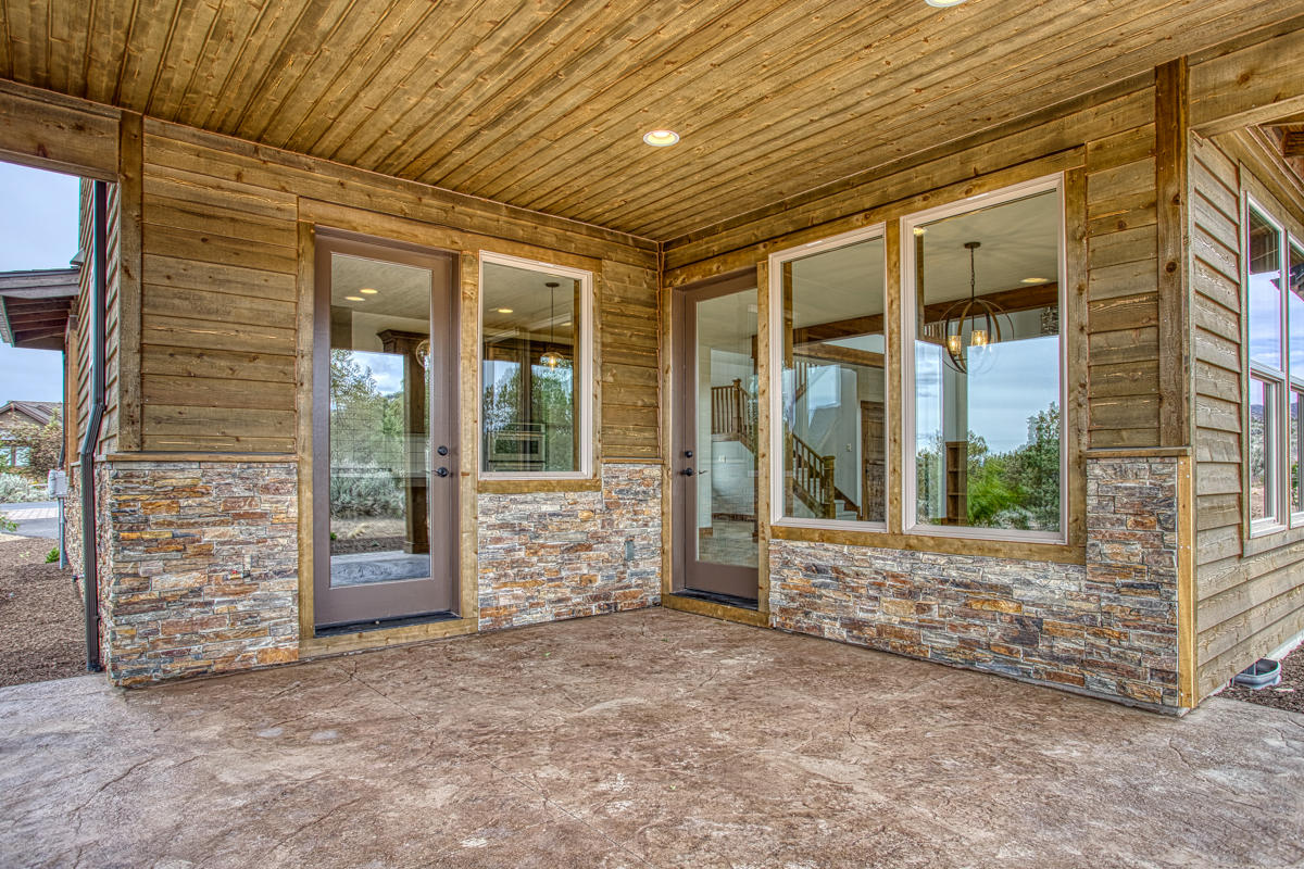 15751 South W Brasada Ranch Road, Unit LOT 363 Powell Butte, OR 97753 - Photo 10 of 47 an empty room with windows