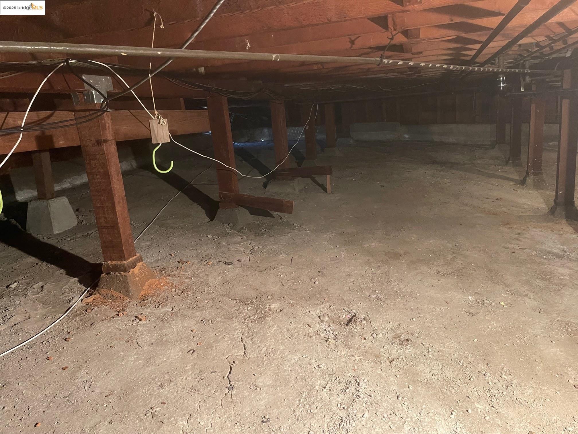 1864 11th Avenue Oakland, CA 94606 - Photo 38 of 46 a view of room