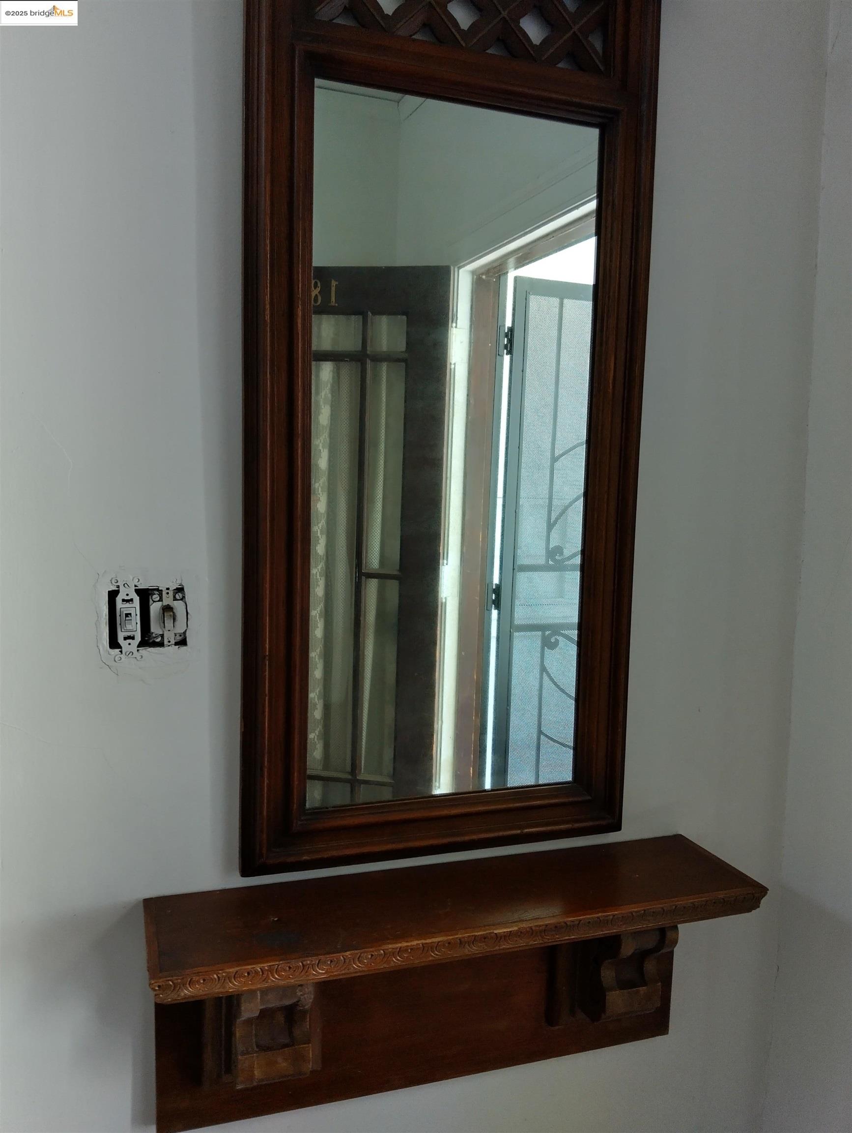 1864 11th Avenue Oakland, CA 94606 - Photo 44 of 46 a view of mirror