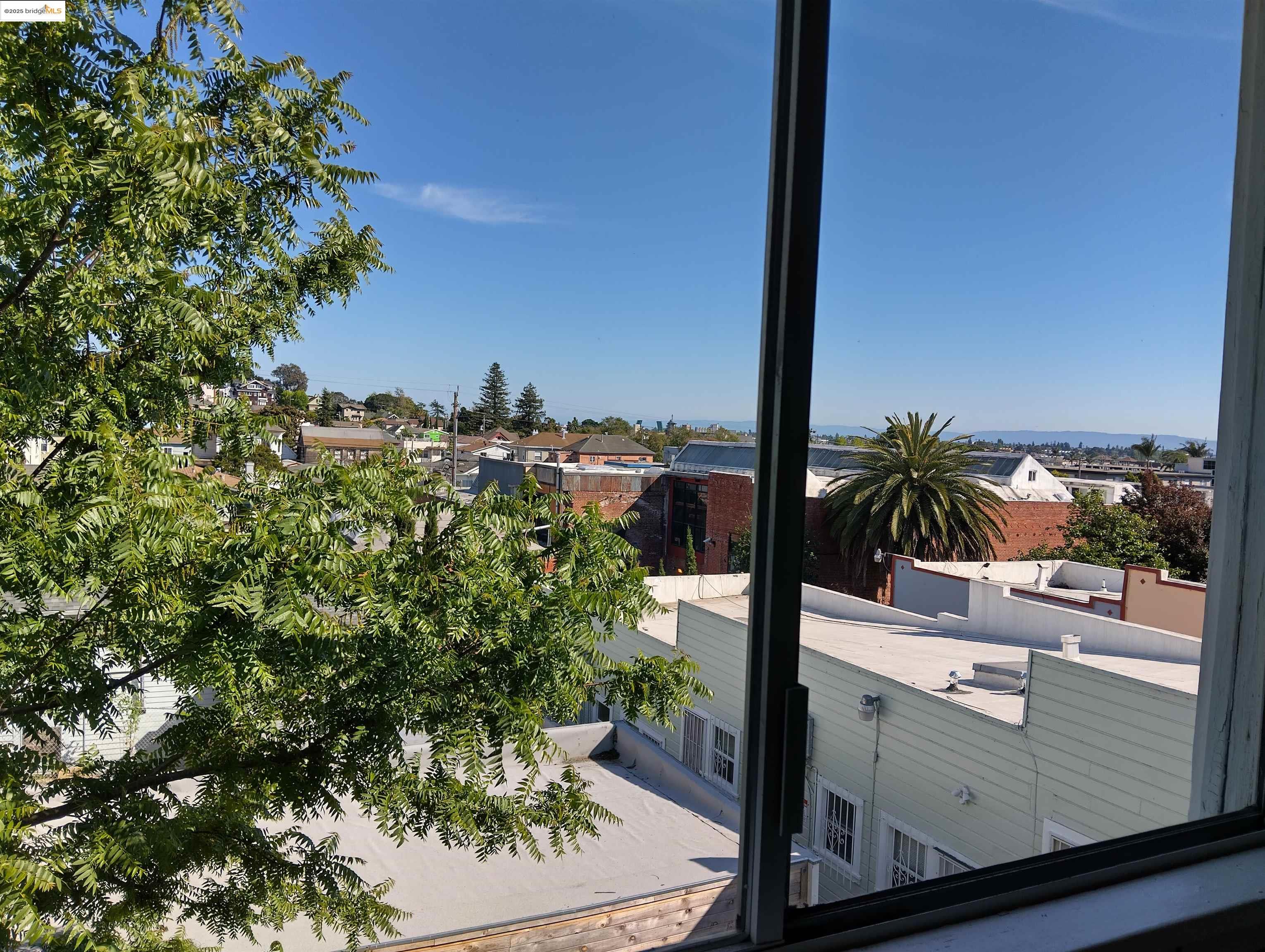 1864 11th Avenue Oakland, CA 94606 - Photo 46 of 46 a view of a yard from a balcony