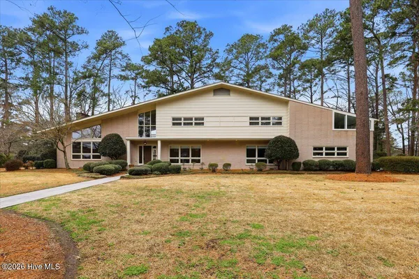 $575,000 | 1602 Greenbriar Road, Kinston, NC 28501