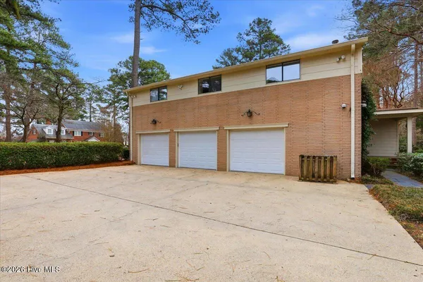 $575,000 | 1602 Greenbriar Road, Kinston, NC 28501
