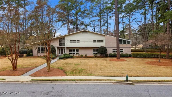 $575,000 | 1602 Greenbriar Road, Kinston, NC 28501