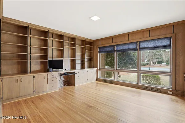 $575,000 | 1602 Greenbriar Road, Kinston, NC 28501