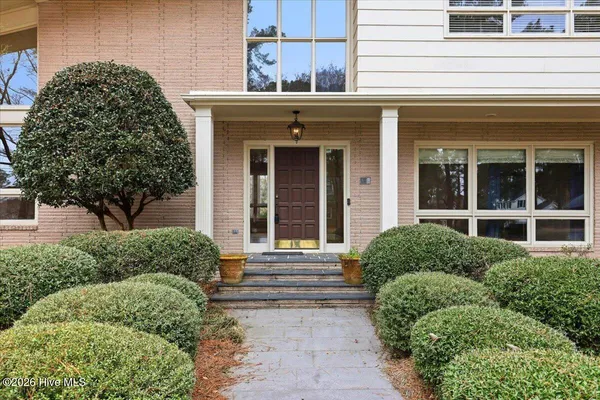 $575,000 | 1602 Greenbriar Road, Kinston, NC 28501