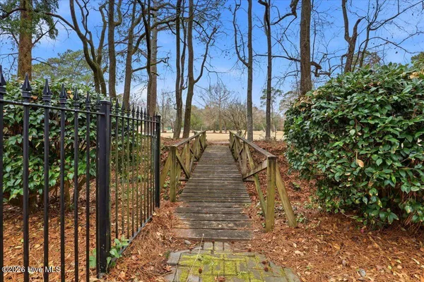 $575,000 | 1602 Greenbriar Road, Kinston, NC 28501