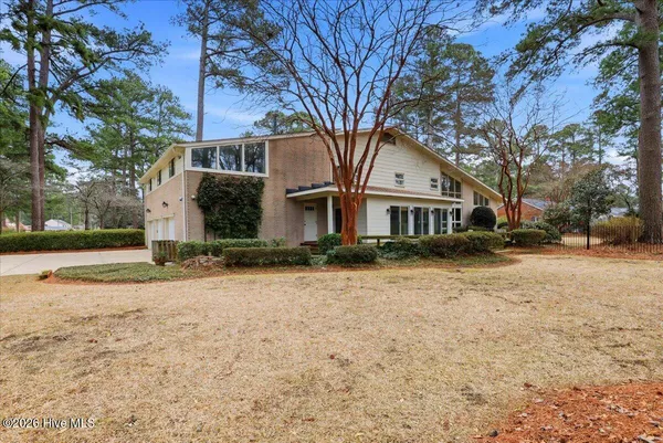 $575,000 | 1602 Greenbriar Road, Kinston, NC 28501