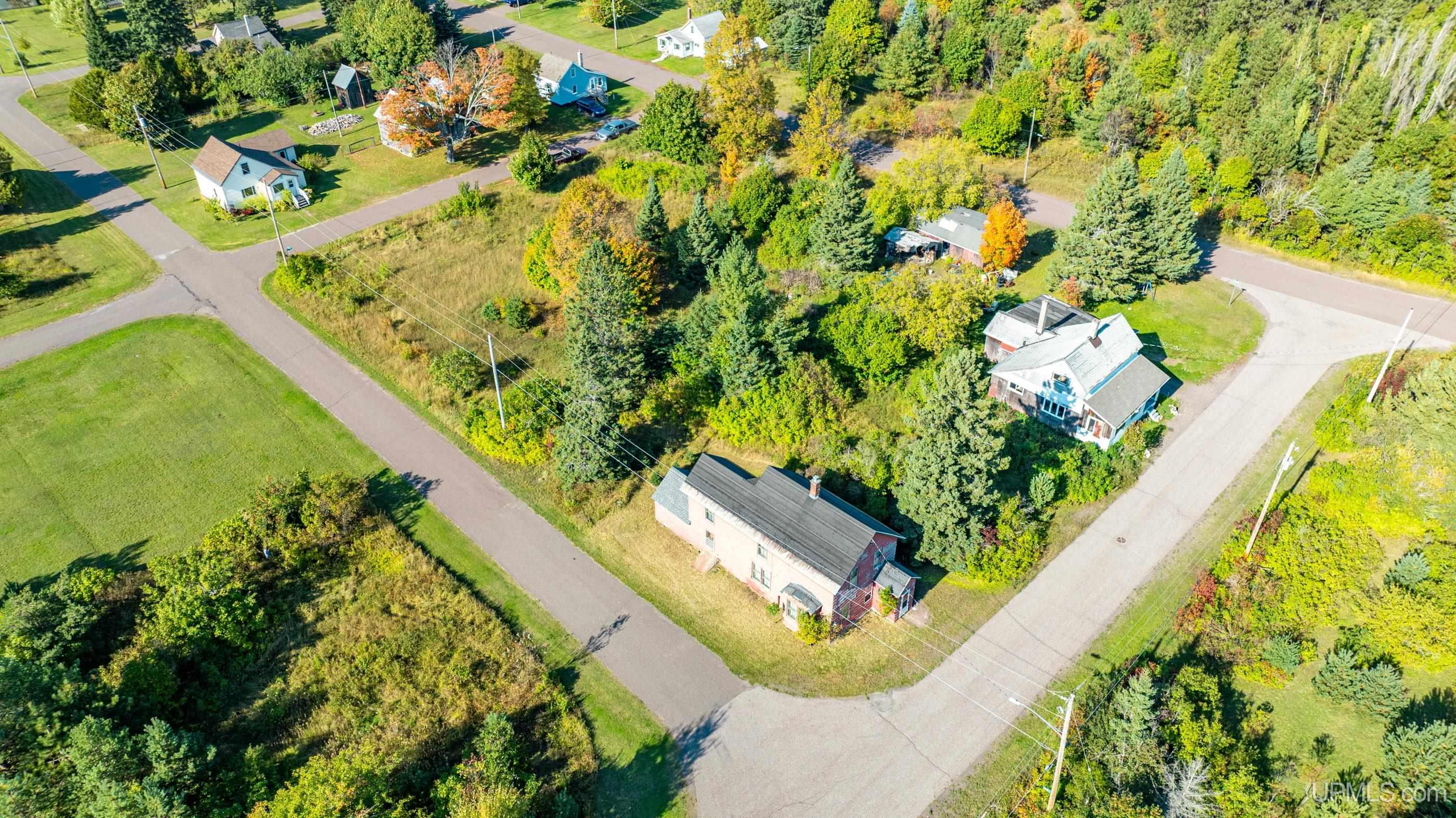 57225 3rd Calumet, MI 49913 - Photo 2 of 35