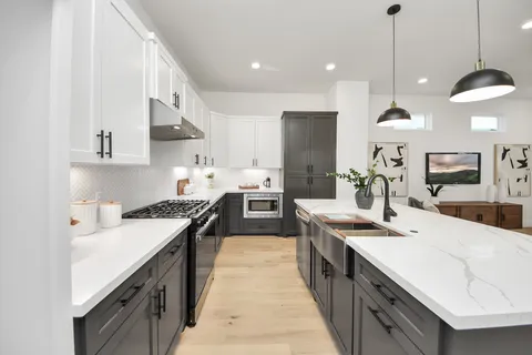 $375,000 | 717 Marcella Street, Unit C, Houston, TX 77091