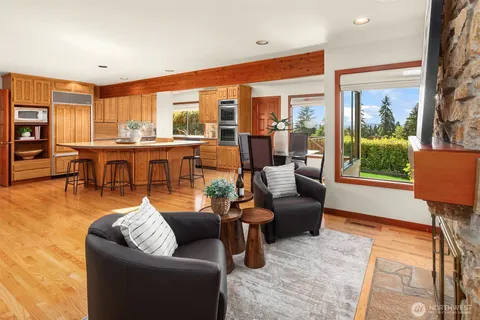 $4,435,000 | 9636 Northeast 30th Place, Clyde Hill, WA 98004