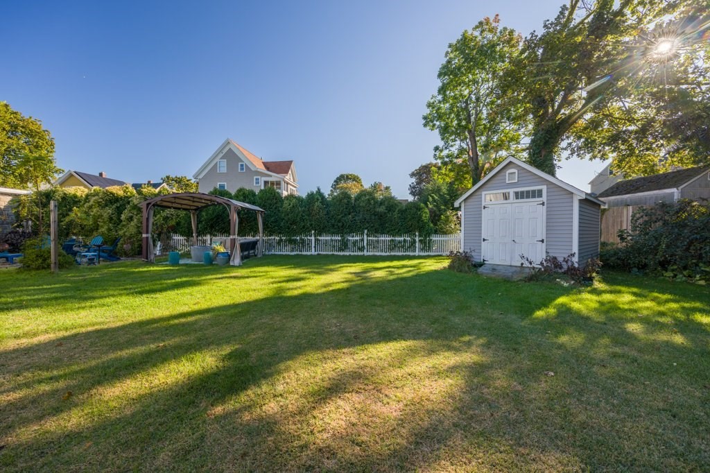 77 Green Street Fairhaven, MA 02719 - Photo 5 of 42