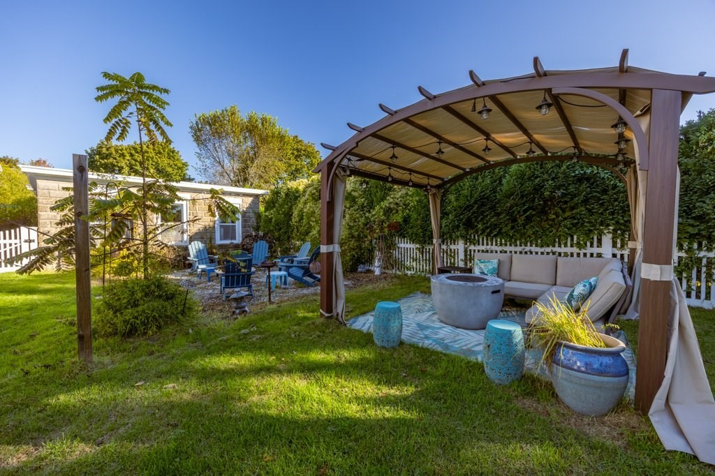 77 Green Street Fairhaven, MA 02719 - Photo 6 of 42