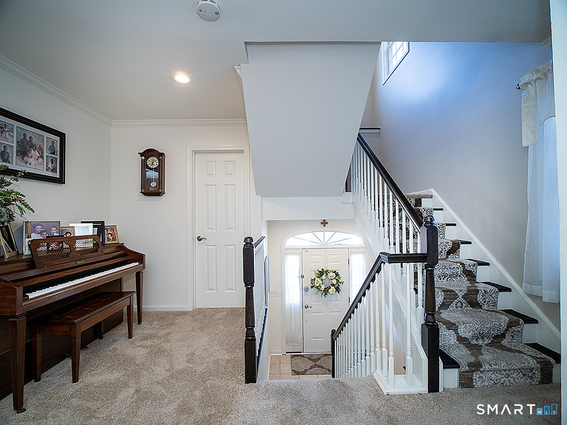 52 Kyle Court Meriden, CT 06450 - Photo 12 of 32