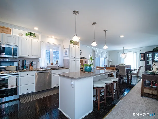 $425,000 | 52 Kyle Court, Meriden, CT 06450