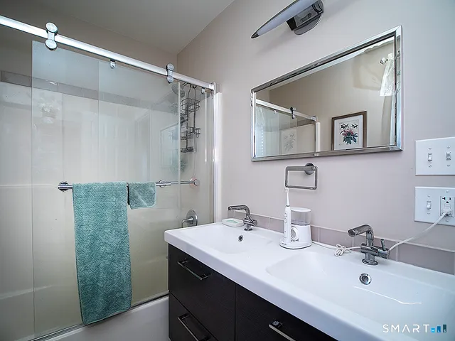 $425,000 | 52 Kyle Court, Meriden, CT 06450