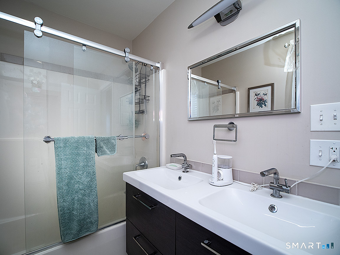 52 Kyle Court Meriden, CT 06450 - Photo 28 of 32