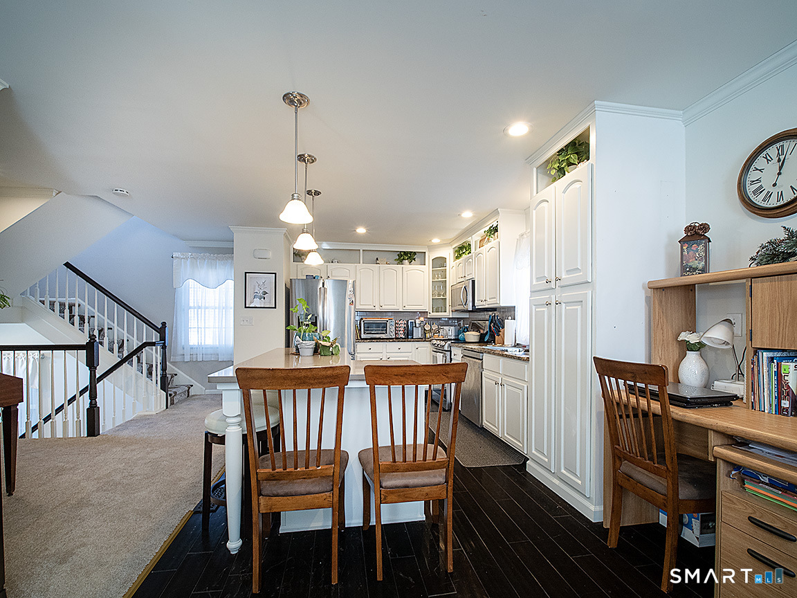 52 Kyle Court Meriden, CT 06450 - Photo 9 of 32