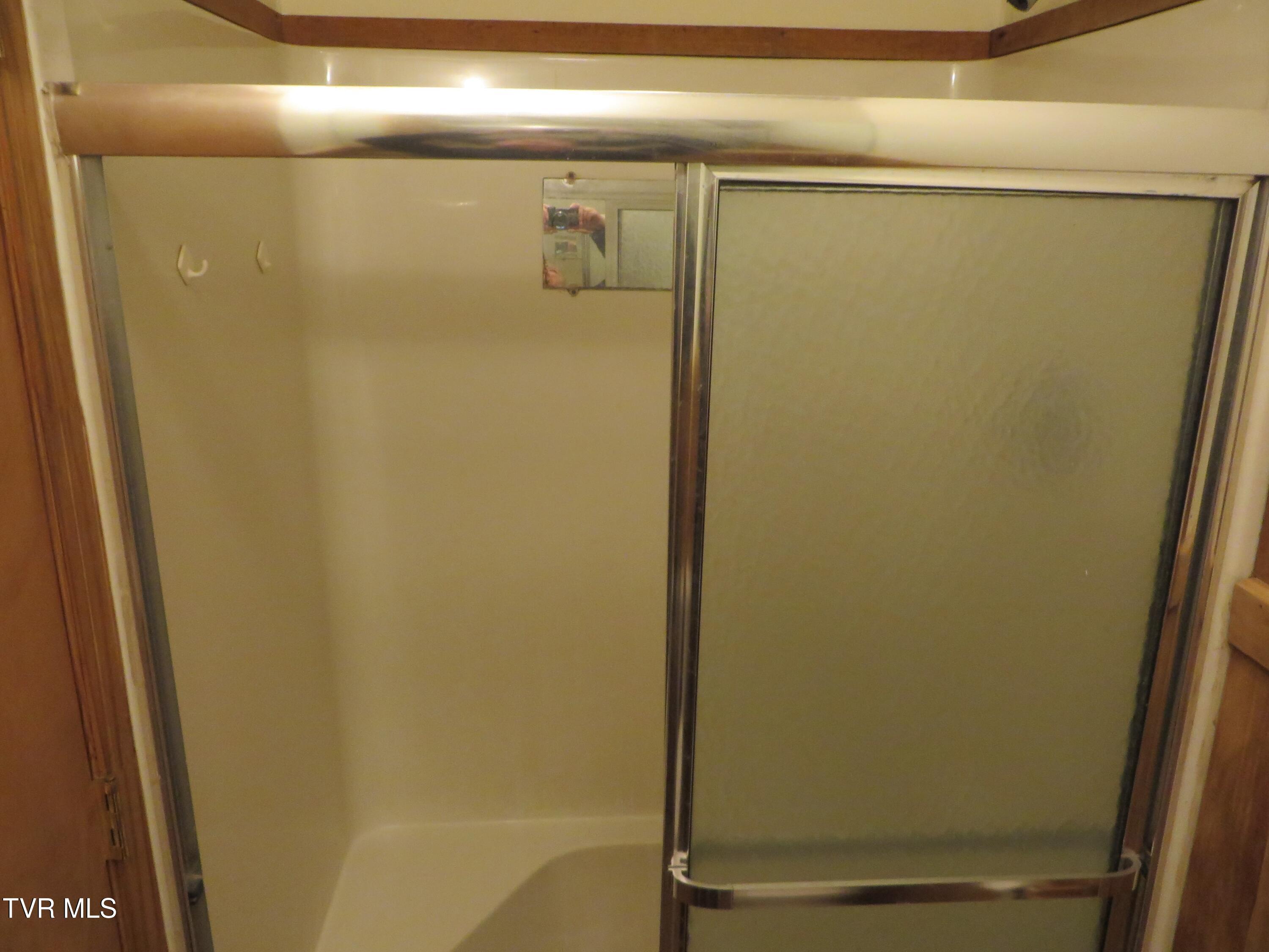 492 Forge Creek Road Mountain City, TN 37683 - Photo 20 of 44 Shower 1st bath