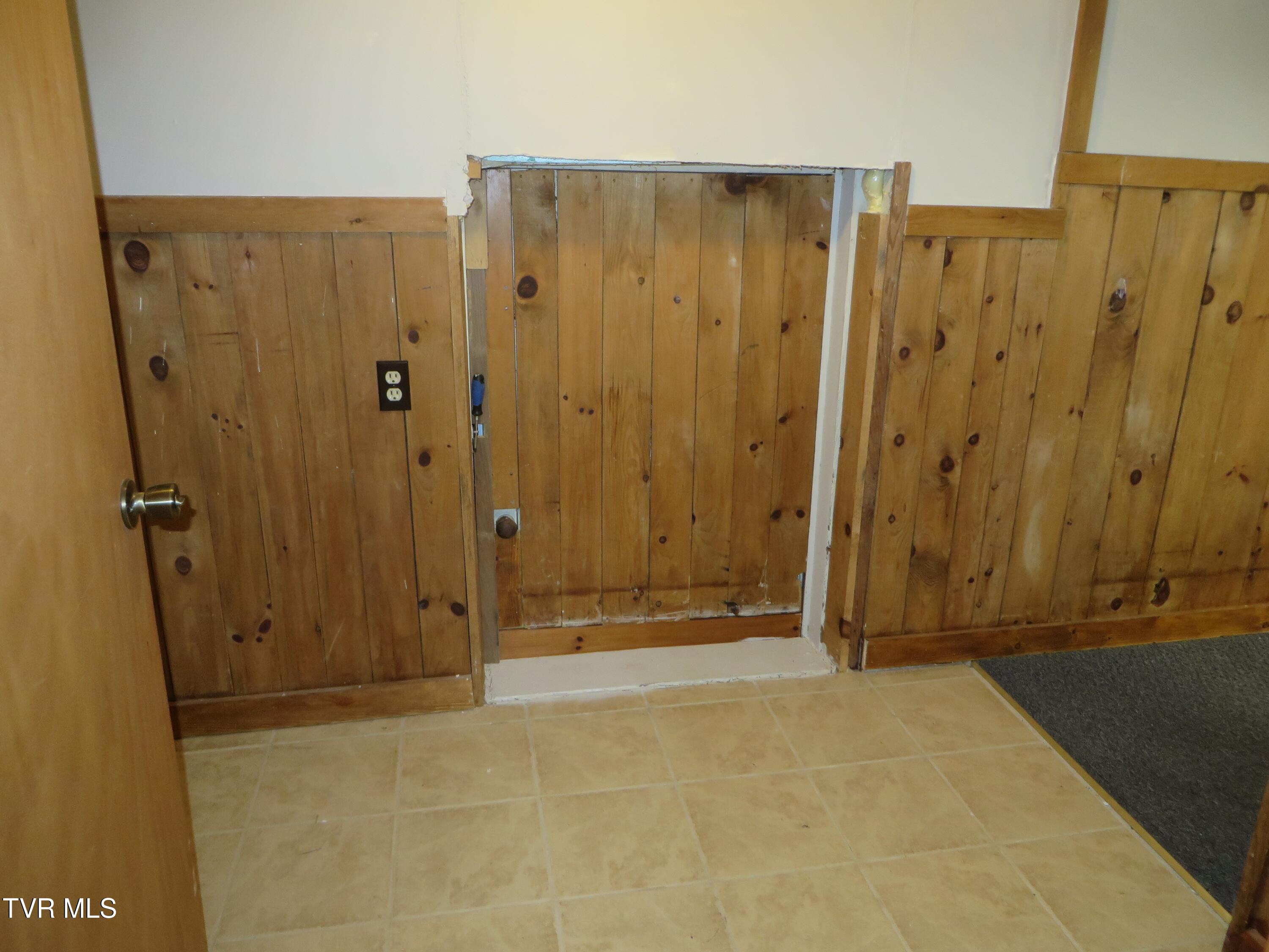 492 Forge Creek Road Mountain City, TN 37683 - Photo 39 of 44 Storage room door