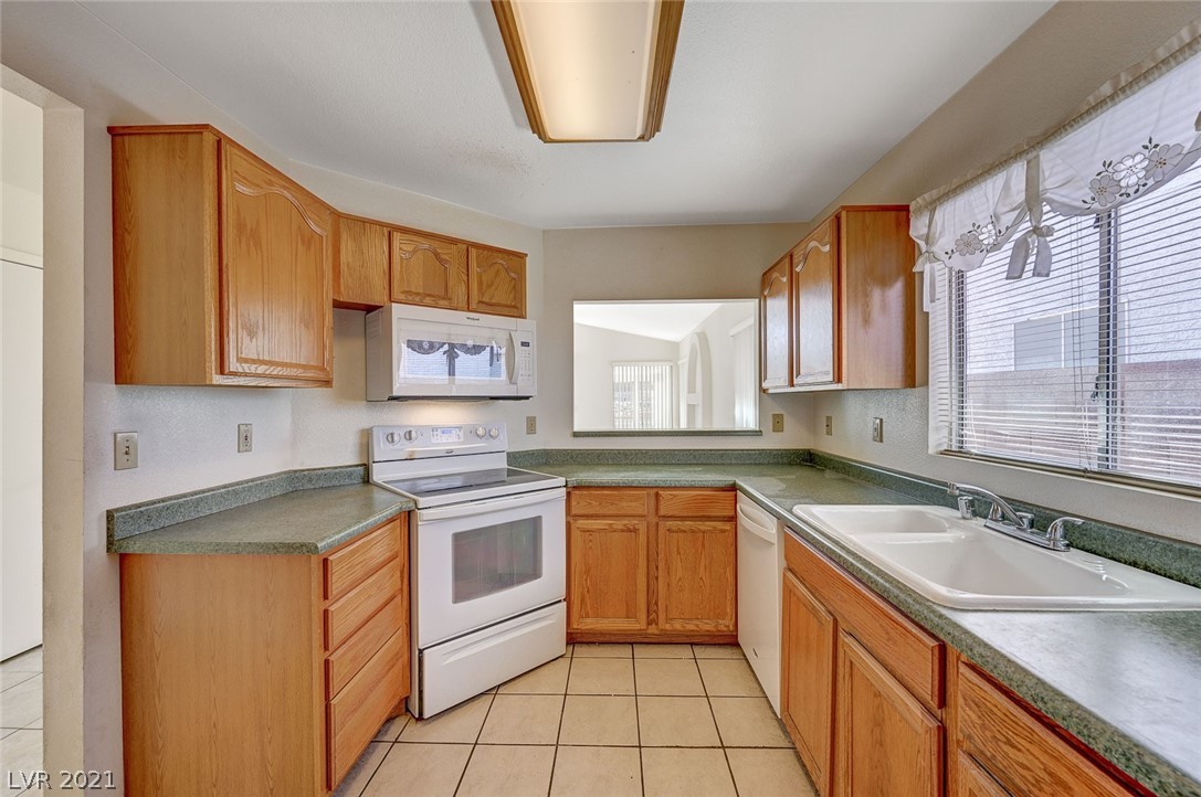 2801 Secret Canyon Road Henderson, NV 89074 - Photo 14 of 42