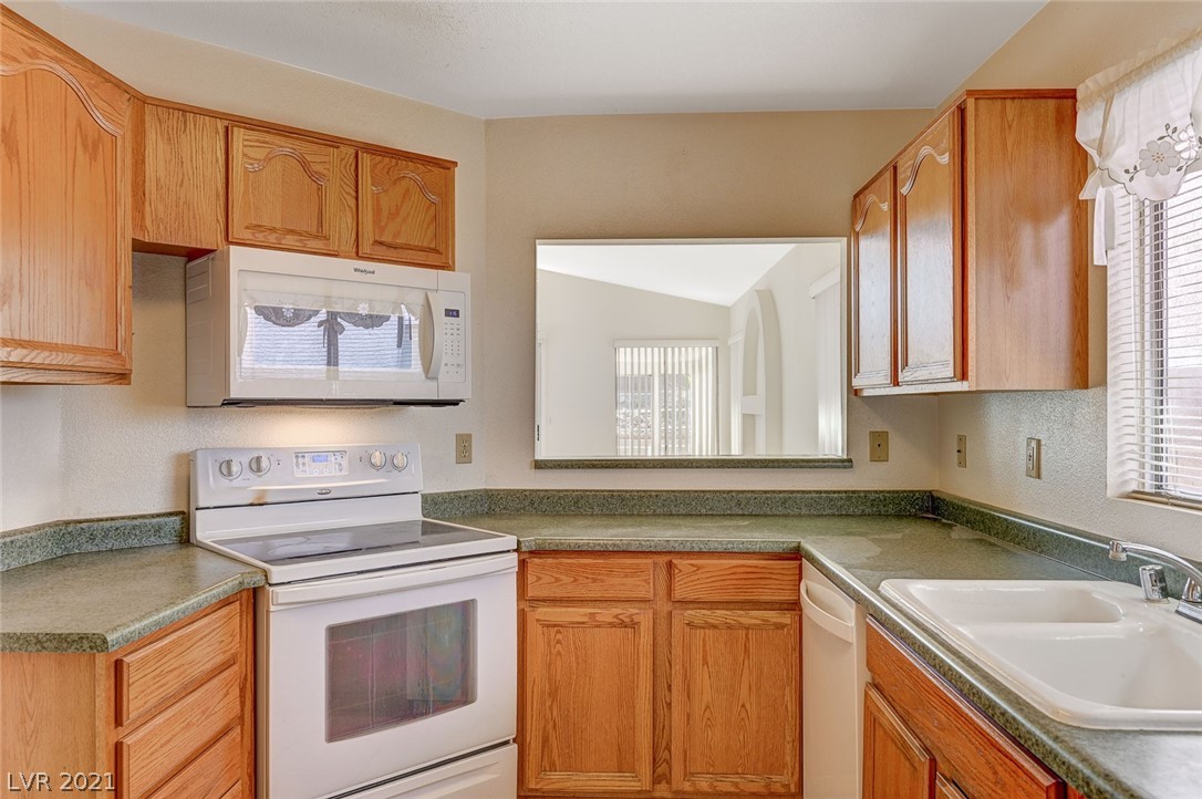 2801 Secret Canyon Road Henderson, NV 89074 - Photo 18 of 42