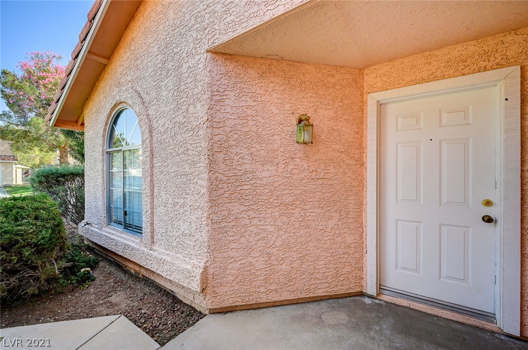 2801 Secret Canyon Road Henderson, NV 89074 - Photo 4 of 42