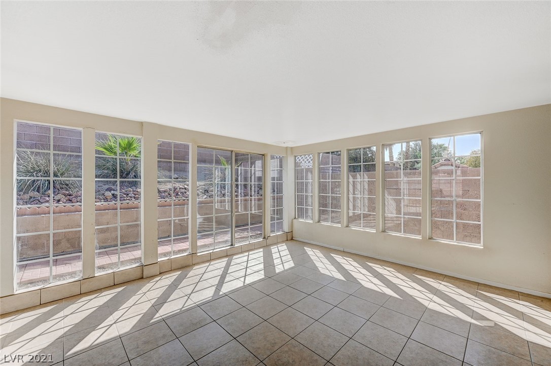 2801 Secret Canyon Road Henderson, NV 89074 - Photo 5 of 42