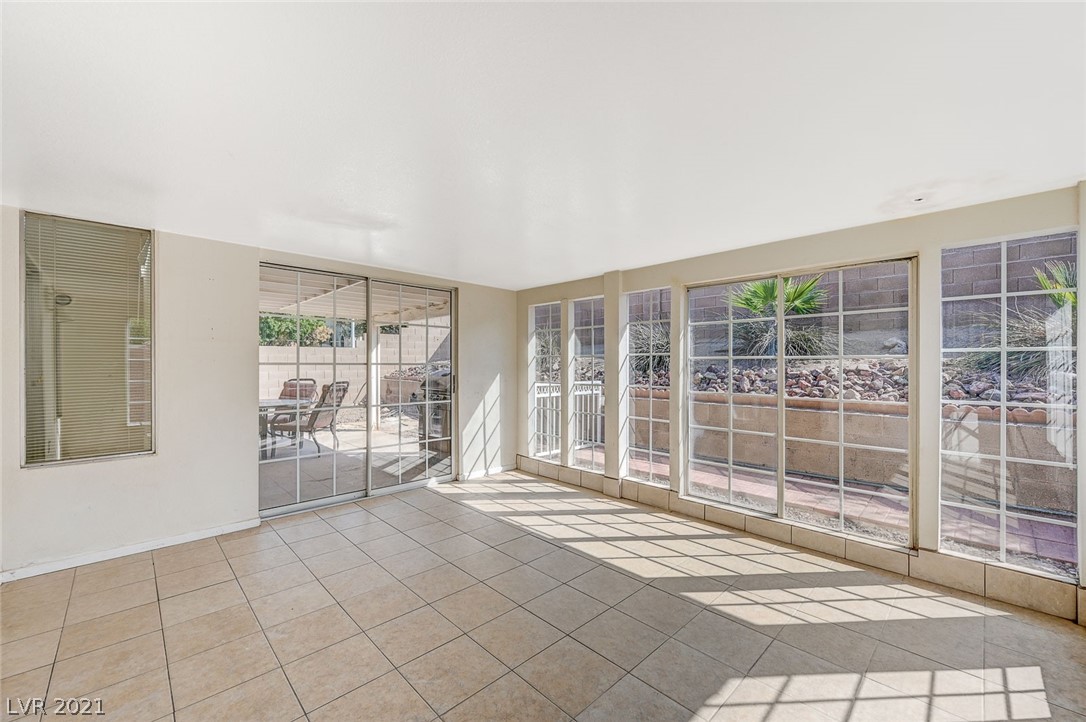 2801 Secret Canyon Road Henderson, NV 89074 - Photo 6 of 42