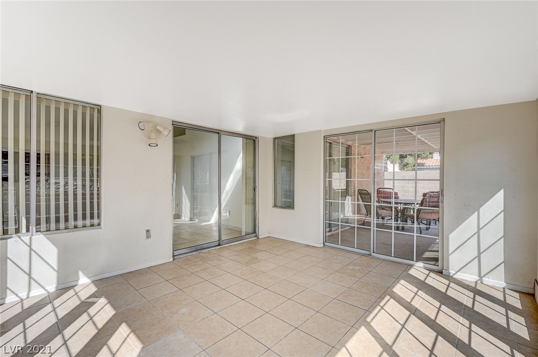 2801 Secret Canyon Road Henderson, NV 89074 - Photo 7 of 42
