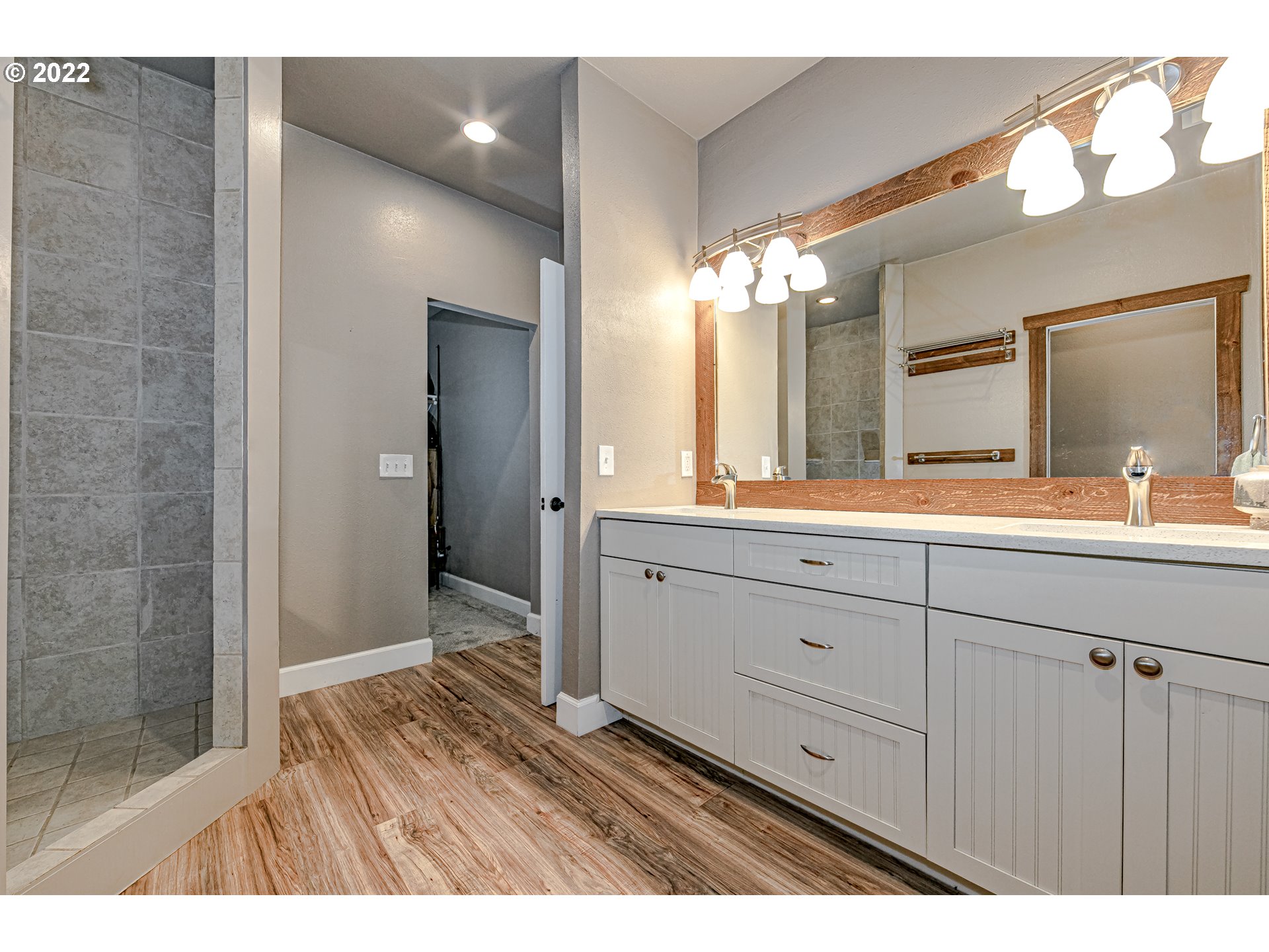 4460 Southeast Powell Valley Road Gresham, OR 97080 - Photo 12 of 23 Gallery Image 12
