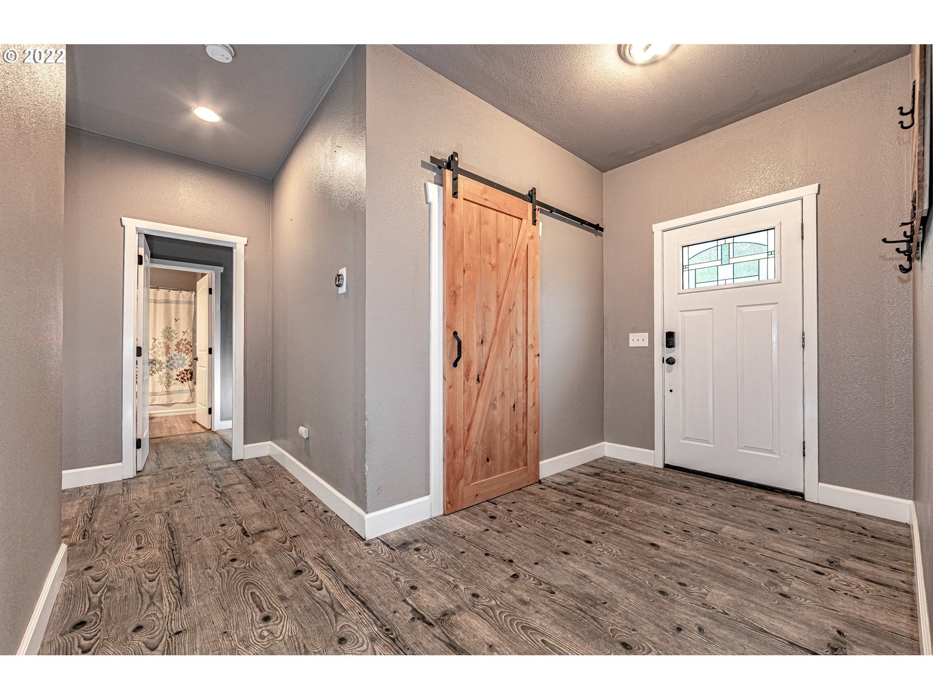 4460 Southeast Powell Valley Road Gresham, OR 97080 - Photo 3 of 23 Gallery Image 3