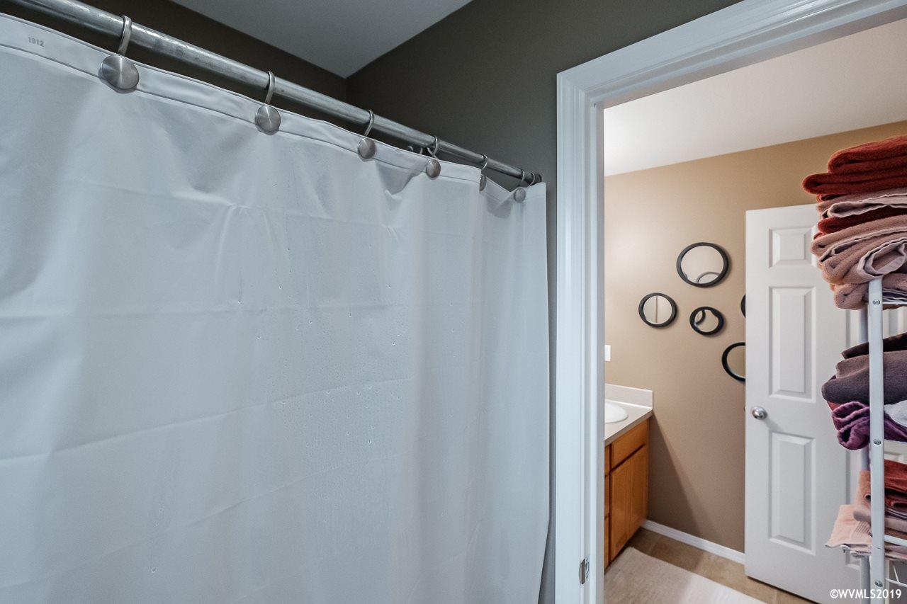 1679 Baxter Road Southeast Salem, OR 97306 - Photo 26 of 41 Gallery Image 26