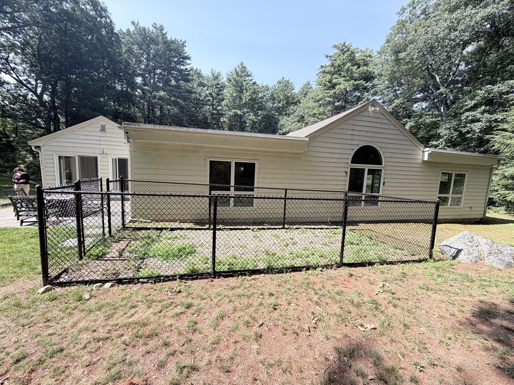 40 Bakers Hill Road Weston, MA 02493 - Photo 18 of 22