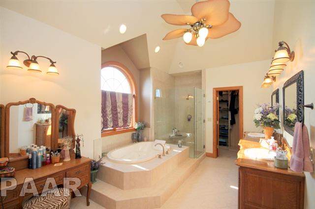 900 East Cruger Road Washington, IL 61571 - Photo 11 of 33 Gallery Image 11