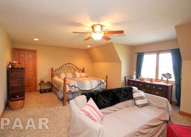 900 East Cruger Road Washington, IL 61571 - Photo 17 of 33 Gallery Image 17