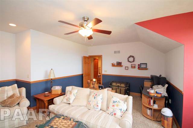 900 East Cruger Road Washington, IL 61571 - Photo 21 of 33 Gallery Image 21