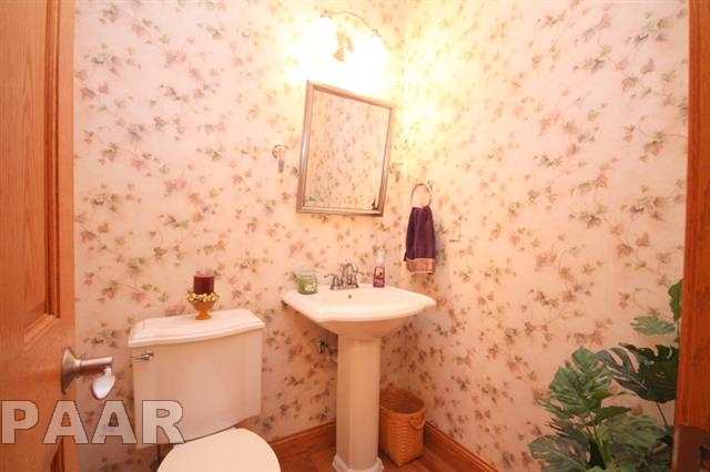 900 East Cruger Road Washington, IL 61571 - Photo 23 of 33 Gallery Image 23