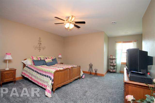 900 East Cruger Road Washington, IL 61571 - Photo 24 of 33 Gallery Image 24
