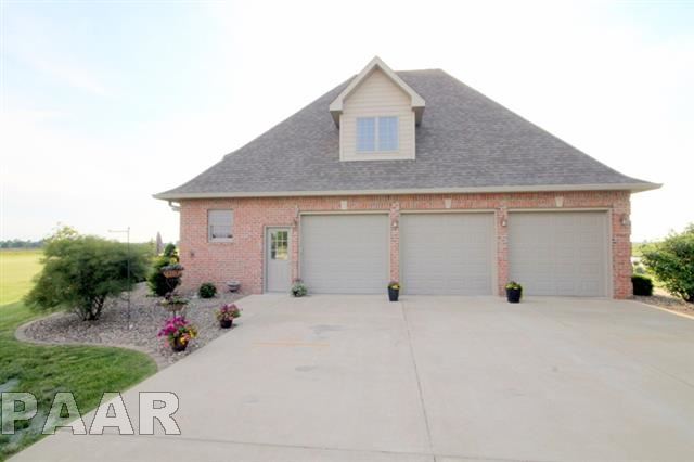 900 East Cruger Road Washington, IL 61571 - Photo 28 of 33 Gallery Image 28