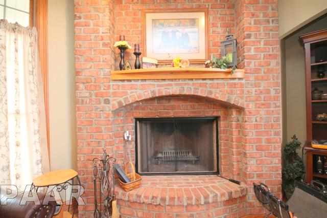 900 East Cruger Road Washington, IL 61571 - Photo 4 of 33 Gallery Image 4