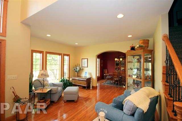 900 East Cruger Road Washington, IL 61571 - Photo 5 of 33 Gallery Image 5