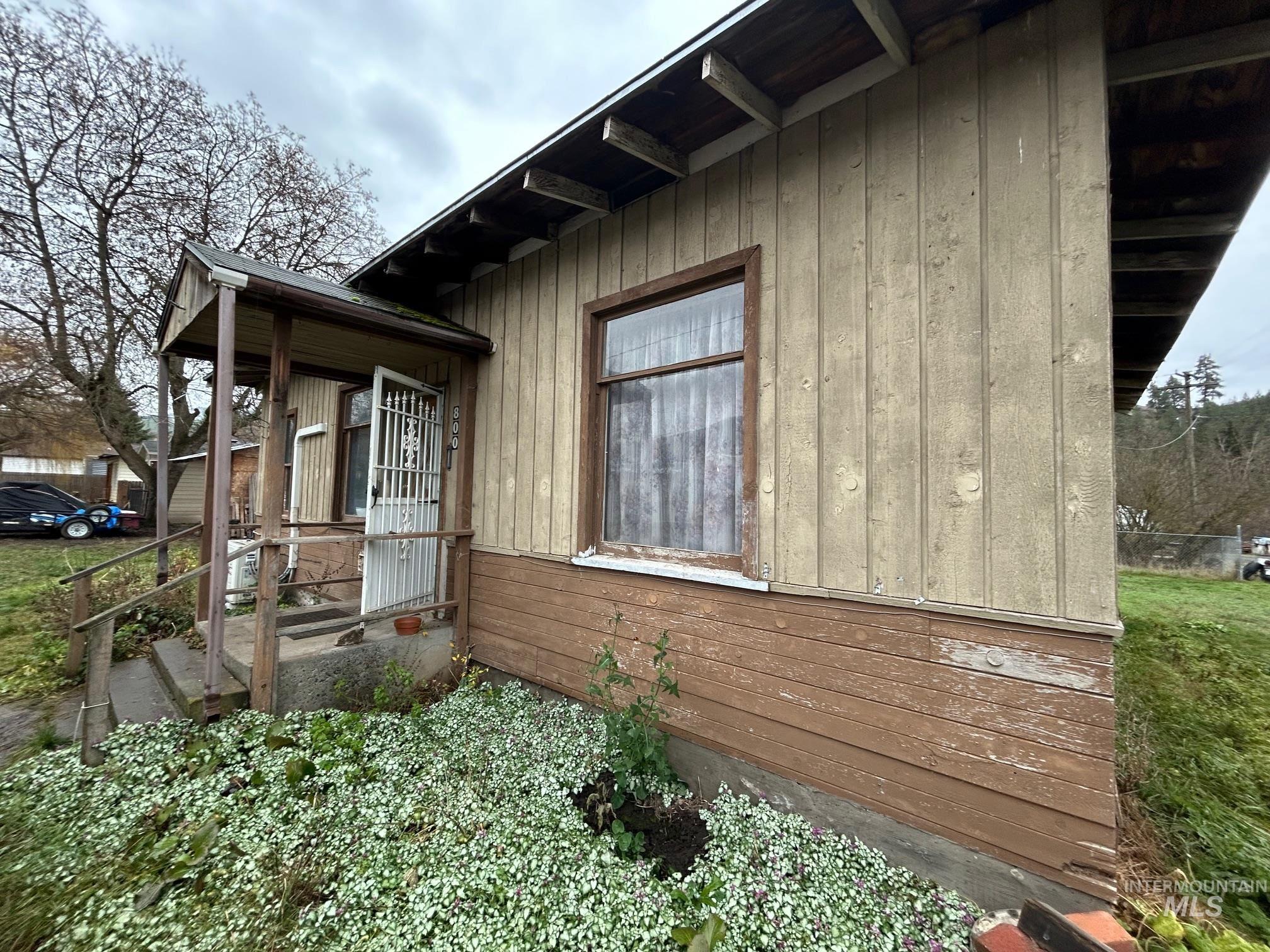 800 Culdesac Avenue Culdesac, ID 83524 - Photo 3 of 29