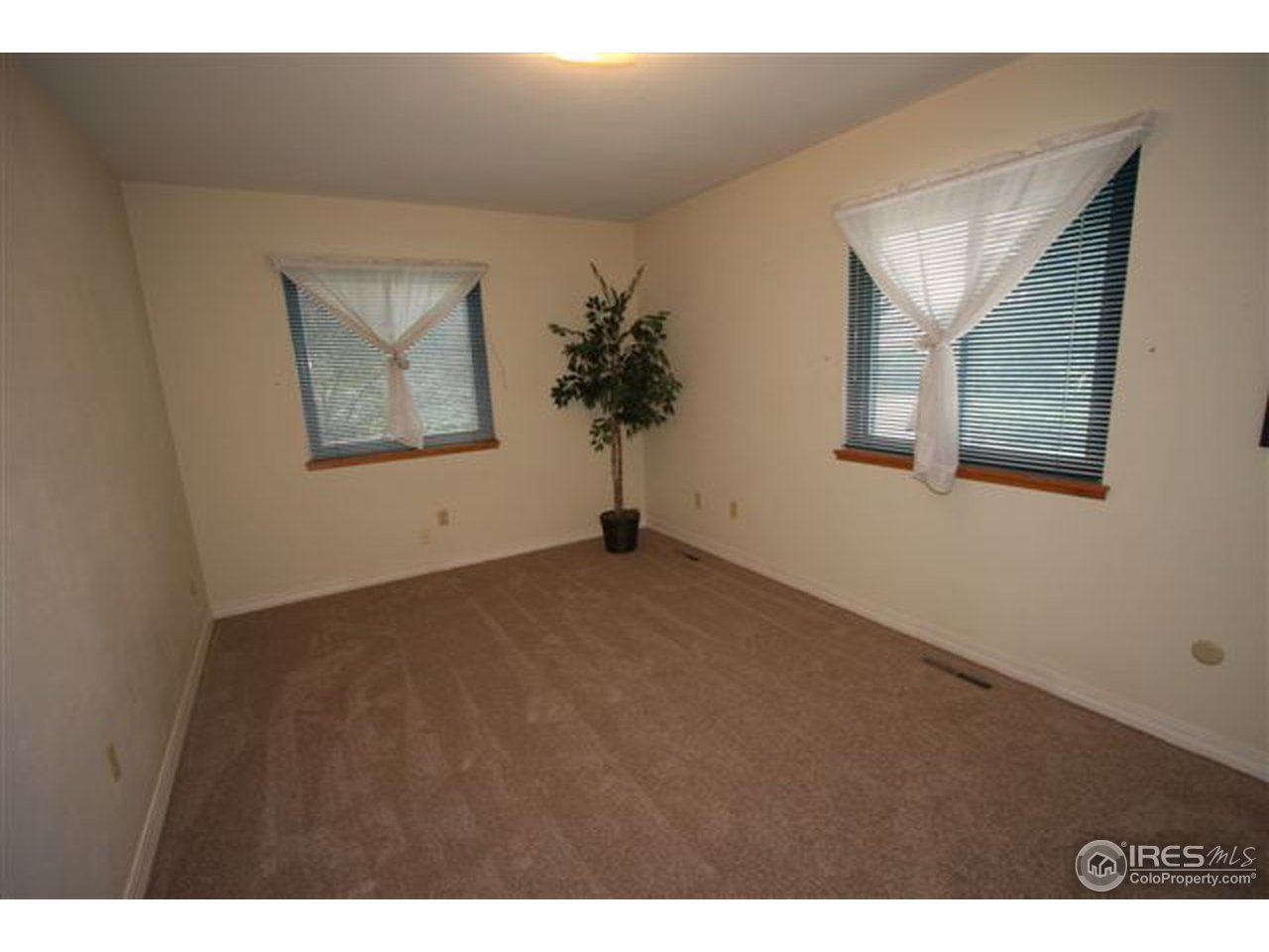 1000 Timber Lane Fort Collins, CO 80521 - Photo 9 of 12 Gallery Image 9
