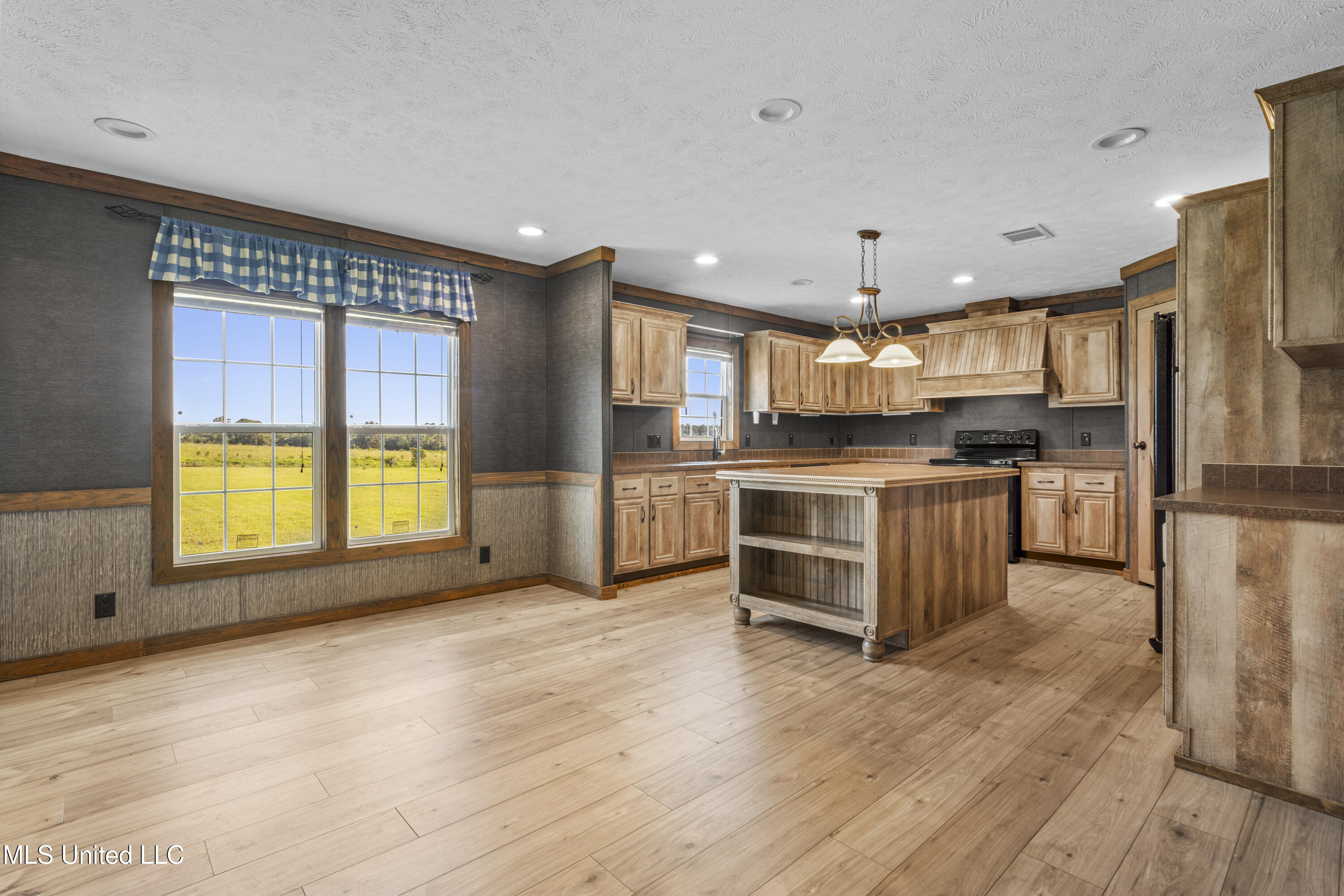 95 Pump Branch Road Wiggins, MS 39577 - Photo 5 of 33 009 (1)