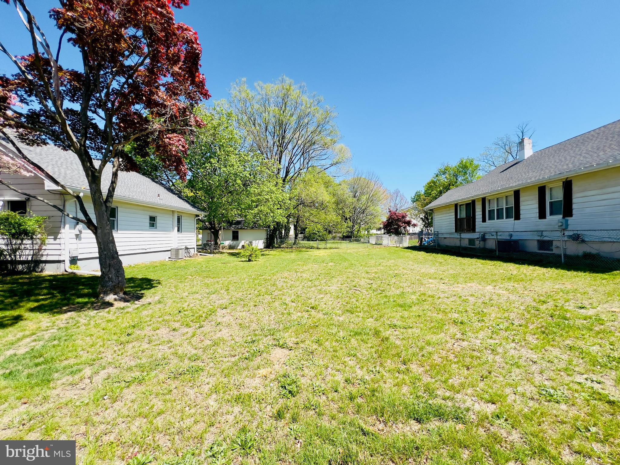 577 3rd Vineland, NJ 08360 - Photo 4 of 14 a house view with swimming pool in front of it