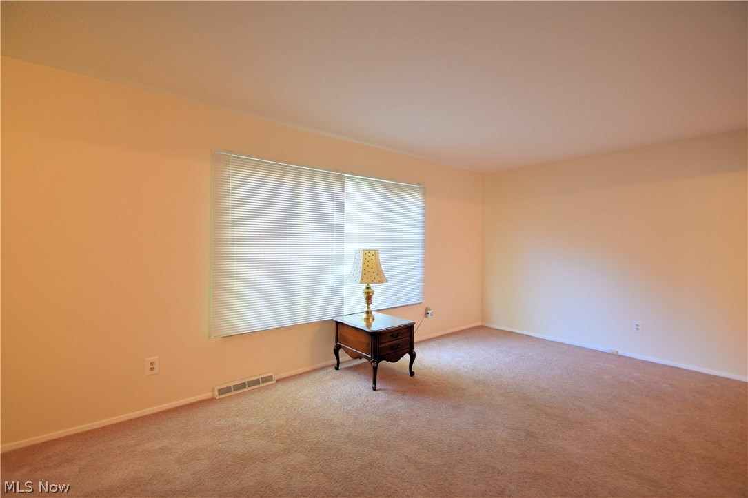 8564 Newcomb Drive Parma, OH 44129 - Photo 10 of 31