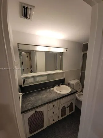 $2,050 | 1591 Northeast Miami Gardens Drive, Unit 205, Miami, FL 33179