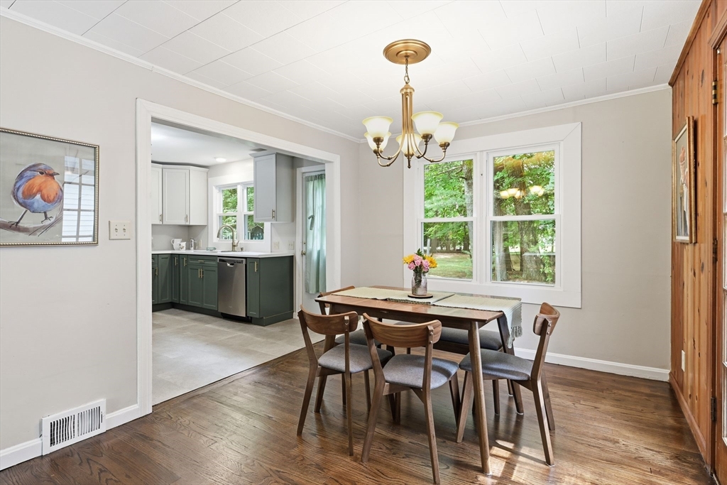 26 Wood Road Westfield, MA 01085 - Photo 4 of 42