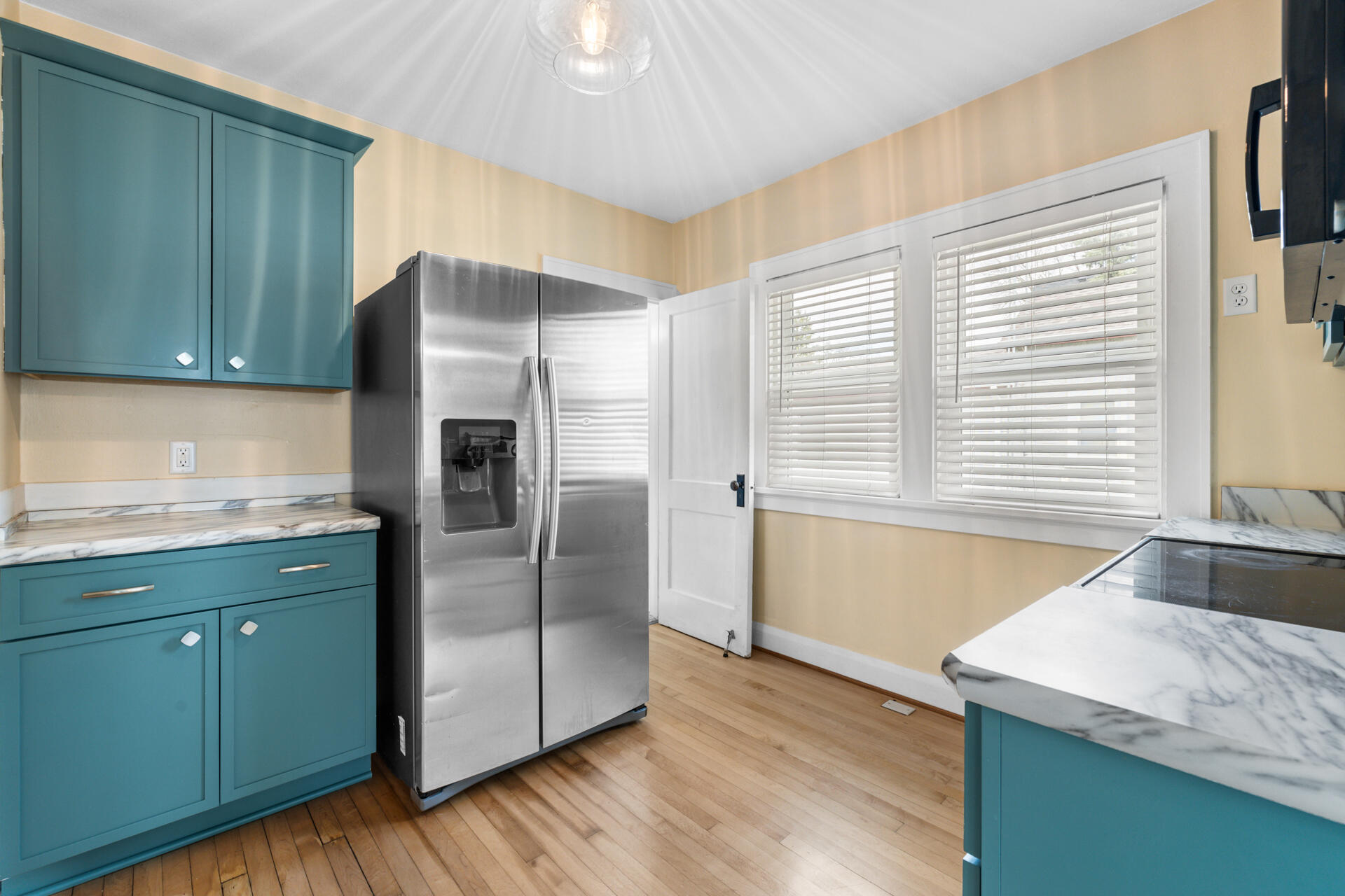 415 South Concord Road Oconomowoc, WI 53066 - Photo 13 of 39 A light a bright space!